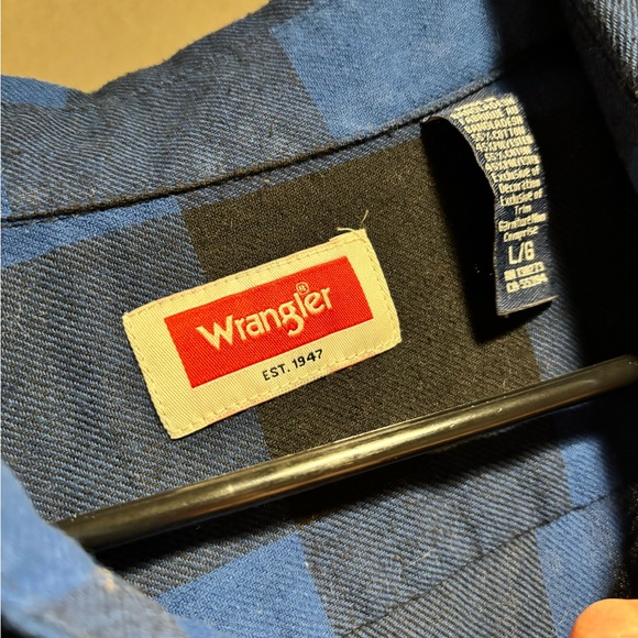 One a kind flannel with D&D inspired patch - Picture 5 of 7